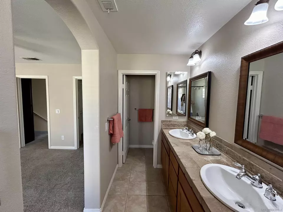 Bath - 2509 Escala Cir, San Diego, CA 92108 photo 4 of 5