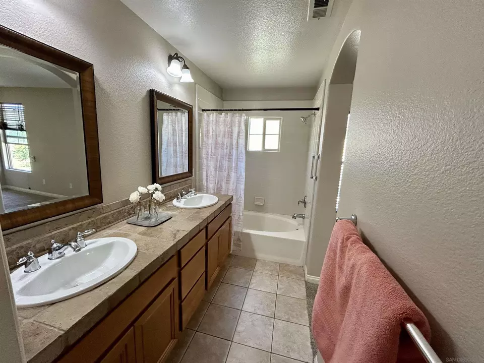 Bath - 2509 Escala Cir, San Diego, CA 92108 photo 5 of 5