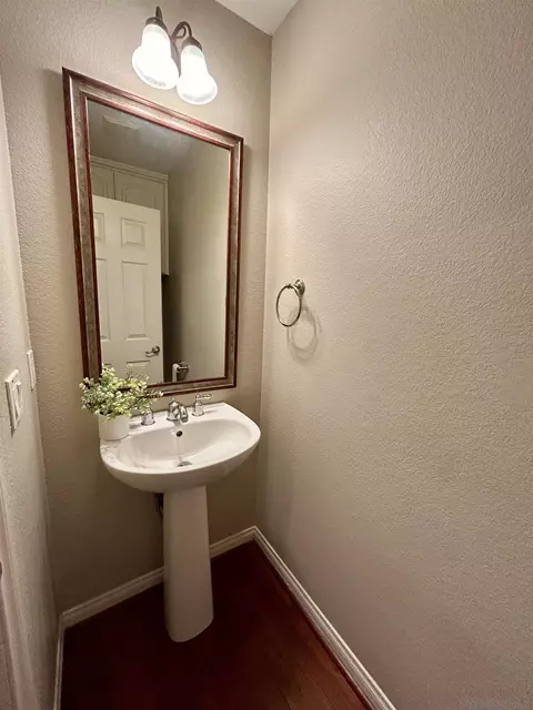 Bath - 2509 Escala Cir, San Diego, CA 92108 photo 1 of 5