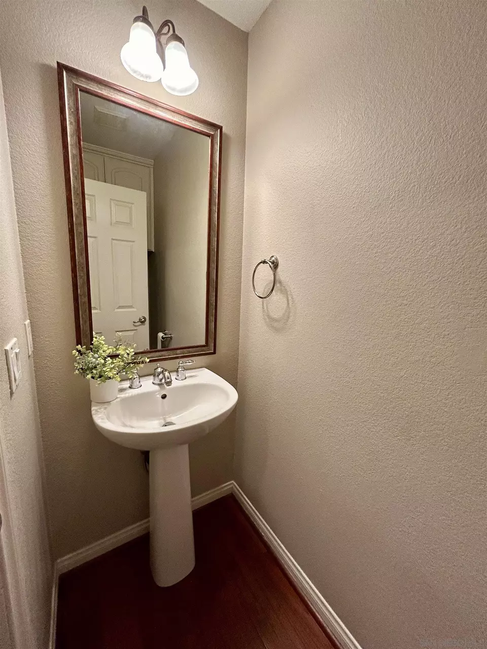 Bath - 2509 Escala Cir, San Diego, CA 92108 photo 1 of 5