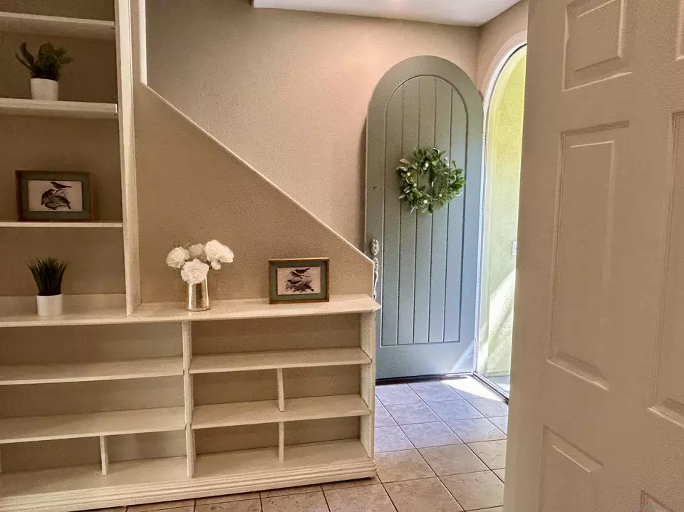 Entry Way - 2509 Escala Cir, San Diego, CA 92108 photo 2 of 3
