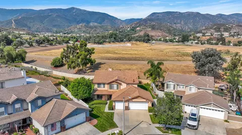 View/Area - 3080 Nightwind Cir, Corona, CA 92882 photo 2 of 9