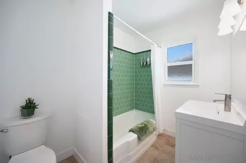 Bath - 491 E Kimball Ave, Hemet, CA 92543 photo 5 of 5