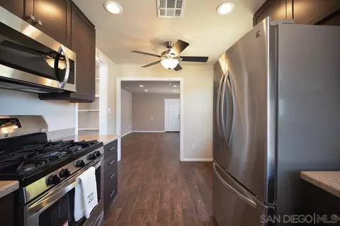 Kitchen - 491 E Kimball Ave, Hemet, CA 92543 photo 1 of 10