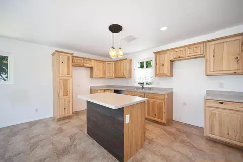 Kitchen - 491 E Kimball Ave, Hemet, CA 92543 photo 6 of 10