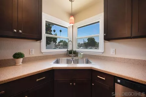 Kitchen - 491 E Kimball Ave, Hemet, CA 92543 photo 2 of 10