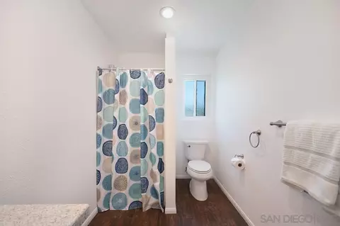 Bath - 491 E Kimball Ave, Hemet, CA 92543 photo 3 of 5