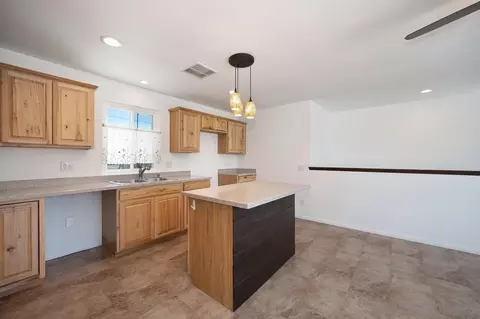 Kitchen - 491 E Kimball Ave, Hemet, CA 92543 photo 7 of 10