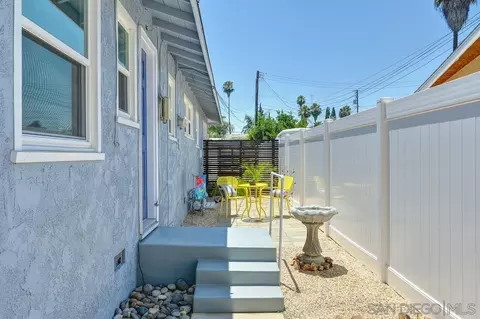 Exterior - 491 E Kimball Ave, Hemet, CA 92543 photo 6 of 11