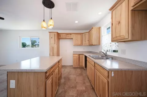 Kitchen - 491 E Kimball Ave, Hemet, CA 92543 photo 5 of 10
