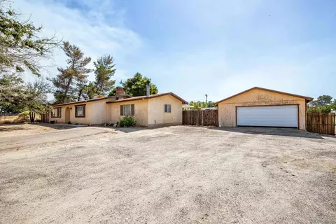 9842 Alta Mesa Ave, Phelan, CA 92371