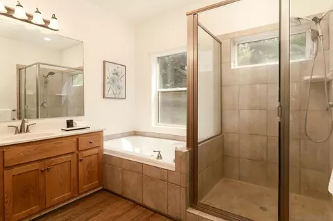 Bath - 3606 Edgewood Dr, Julian, CA 92036 photo 1 of 2