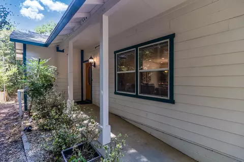 Exterior - 3606 Edgewood Dr, Julian, CA 92036 photo 3 of 21