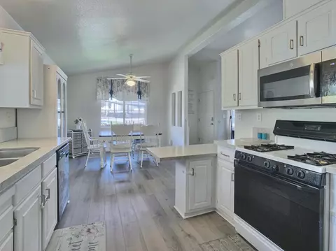 Kitchen - 15935 Spring Oaks Rd #SPC 189, El Cajon, CA 92021 photo 2 of 3