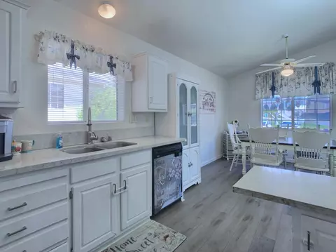 Kitchen - 15935 Spring Oaks Rd #SPC 189, El Cajon, CA 92021 photo 3 of 3
