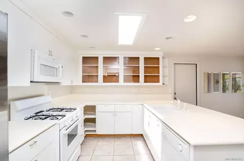 Kitchen - 4926 Delos Way, Oceanside, CA 92056 photo 2 of 3