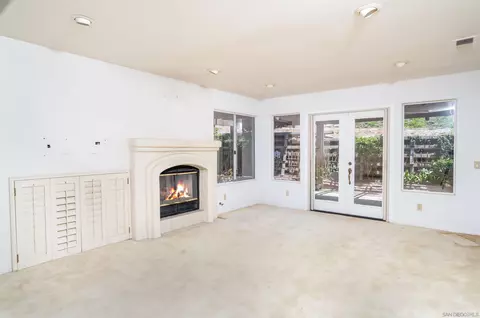 Living - 4926 Delos Way, Oceanside, CA 92056 photo 3 of 7