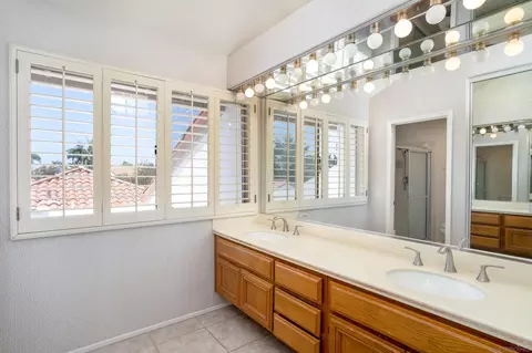 Bath - 4926 Delos Way, Oceanside, CA 92056 photo 5 of 5