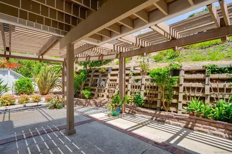 Exterior - 4926 Delos Way, Oceanside, CA 92056 photo 15 of 17