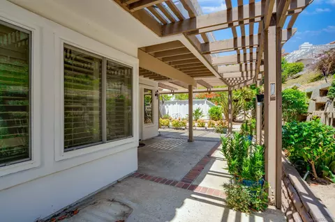 Exterior - 4926 Delos Way, Oceanside, CA 92056 photo 13 of 17
