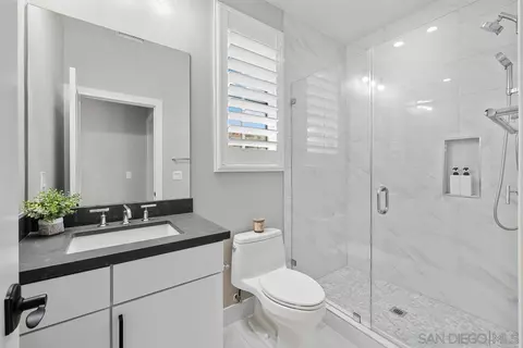 Bath - 12414 Aria Ct, Poway, CA 92064 photo 2 of 6