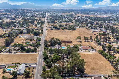 View/Area - 709 Hanson Ln, Ramona, CA 92065 photo 1 of 7