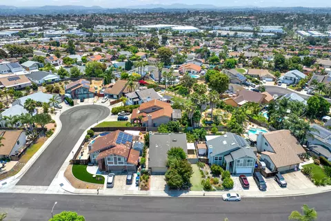 1614 Quiet Hills Dr, Oceanside, CA 92056 photo 3