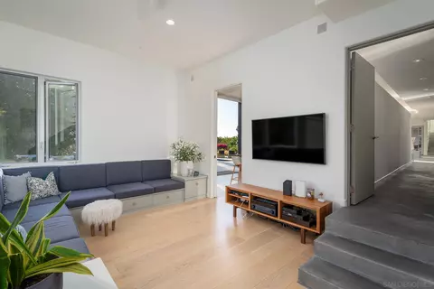 Living - 1312 Hymettus Ave, Encinitas, CA 92024 photo 5 of 5