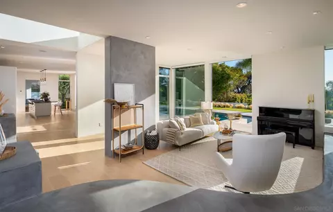 Living - 1312 Hymettus Ave, Encinitas, CA 92024 photo 3 of 5