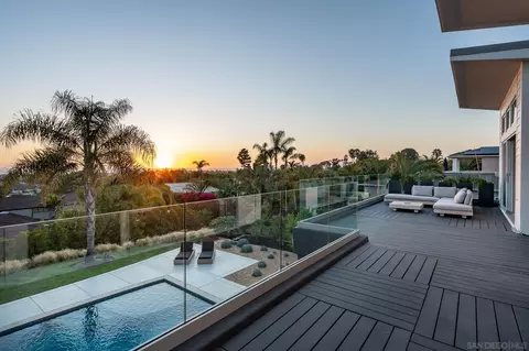 Exterior - 1312 Hymettus Ave, Encinitas, CA 92024 photo 6 of 8