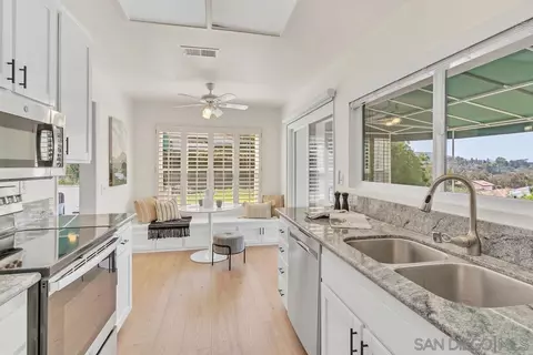 16170 Avenida Venusto #44, San Diego, CA 92128