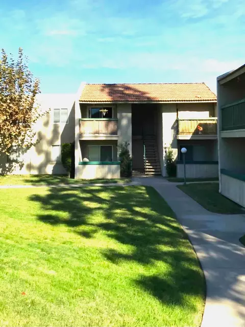 12722 Lakeshore Dr #D, Lakeside, CA 92040