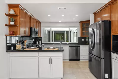 4910 Delos Way, Oceanside, CA 92056 photo 9