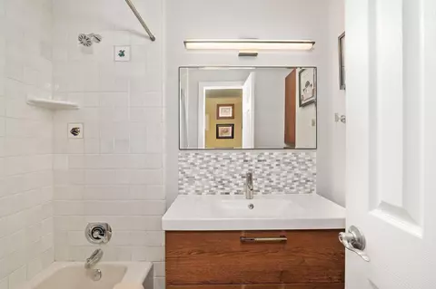 Bath - 1934 Calle Sinaloa, Vista, CA 92084 photo 3 of 3