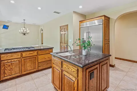 Kitchen - 25245 Calle Uva, Temecula, CA 92592 photo 3 of 3