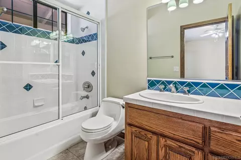 Bath - 25245 Calle Uva, Temecula, CA 92592 photo 5 of 6
