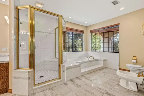 Bath - 25245 Calle Uva, Temecula, CA 92592 photo 2 of 6