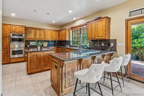 Kitchen - 25245 Calle Uva, Temecula, CA 92592 photo 1 of 3