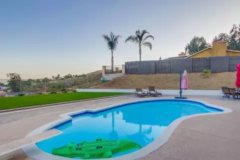 Exterior - 10039 Trenchard St, Santee, CA 92071 photo 10 of 11