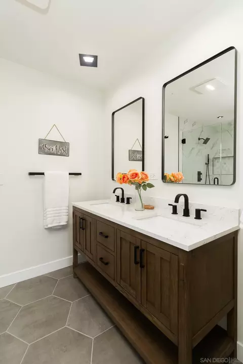 10051 View Crest Ct, Spring Valley, CA 91977 photo 16