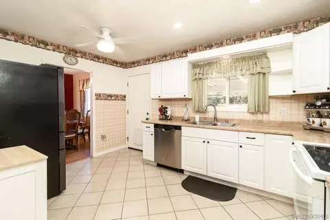 Kitchen - 10125 El Poquito Ln, Santee, CA 92071 photo 1 of 3