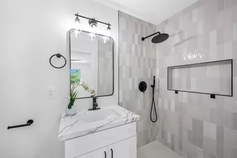 Bath - 8626 Echo Dr, La Mesa, CA 91941 photo 3 of 4