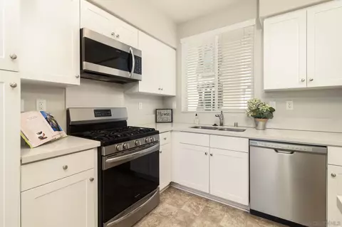 Kitchen - 8850 Olive Ln #17, Santee, CA 92071 photo 3 of 3