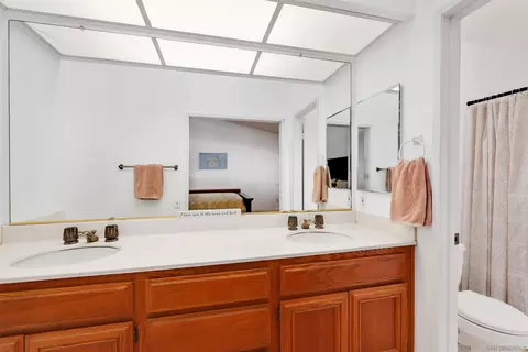 Bath - 668 Thunderbird Dr, Oceanside, CA 92057 photo 2 of 3