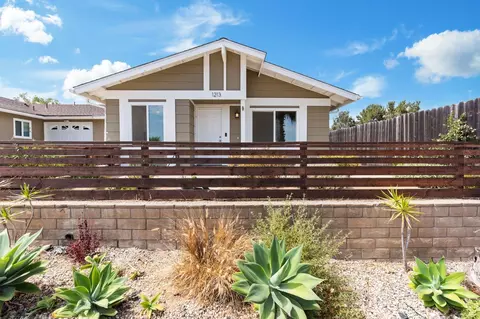 1213 Paseo Hermosa, Oceanside, CA 92056 photo 2