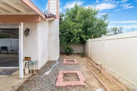 Exterior - 2002 Teak St, Perris, CA 92570 photo 7 of 11