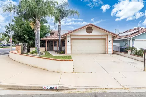 Exterior - 2002 Teak St, Perris, CA 92570 photo 5 of 11