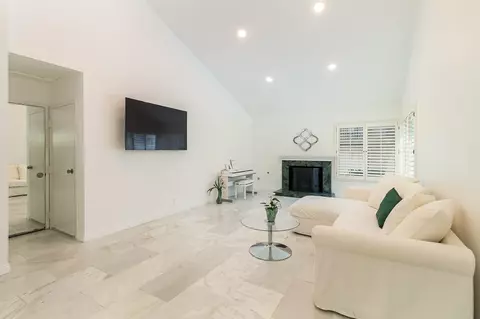 8020 Caminito Gianna, La Jolla, CA 92037 photo 9