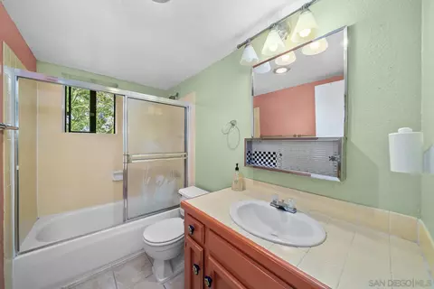 Bath - 9643 Eucalyptus St, Spring Valley, CA 91977 photo 6 of 8