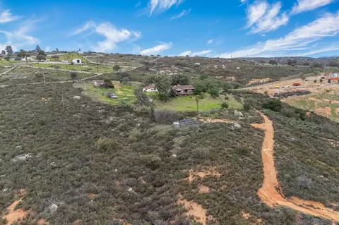 View/Area - 19985 Sunset Oaks Dr, Ramona, CA 92065 photo 9 of 12